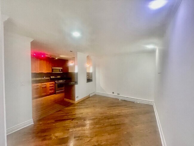 Building Photo - 7306 N Winchester Ave