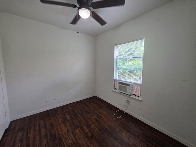 Building Photo - 1413 Egypt St