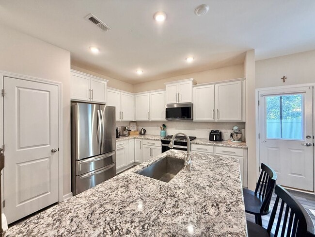 Building Photo - Newly Built 3BD, 2.5BA Durham Townhome in ...