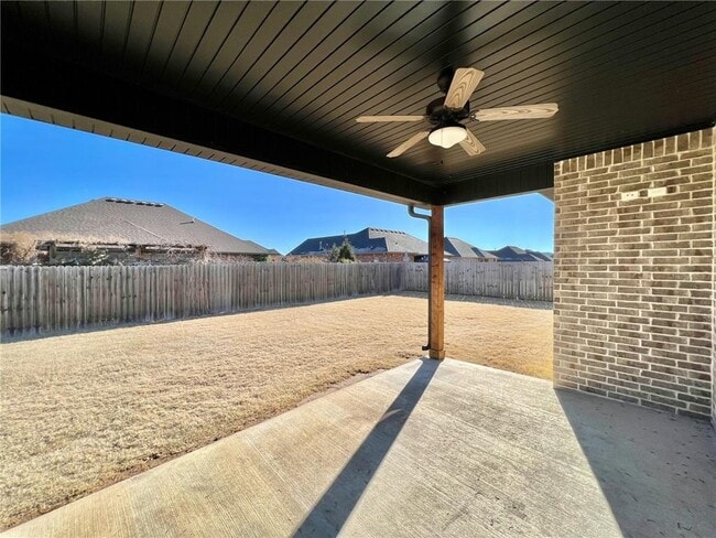 Building Photo - 710 Captain Hopkins St