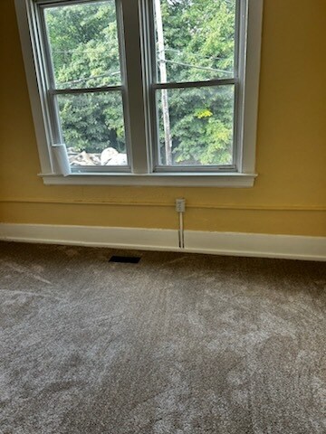 Bedroom - 526 N State St