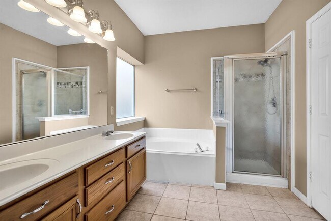 Building Photo - 20931 Deauville Dr