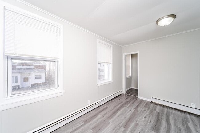 Building Photo - 2316 4th Ave