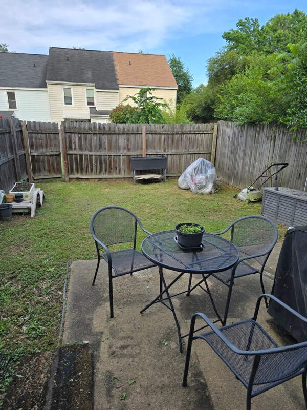 Building Photo - 8703 Hermitage Trace Ct