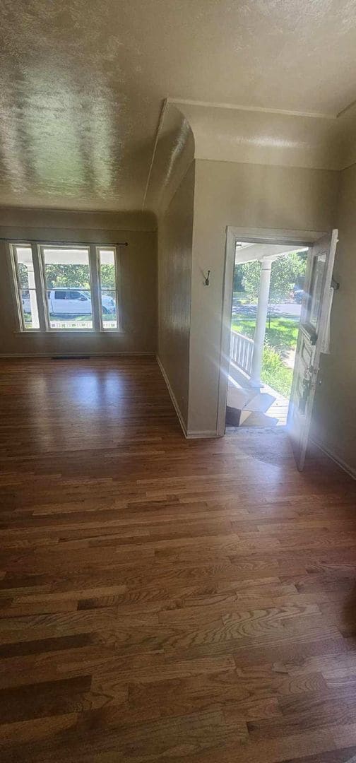 Building Photo - 3 bed/1 bath Plate Park Home