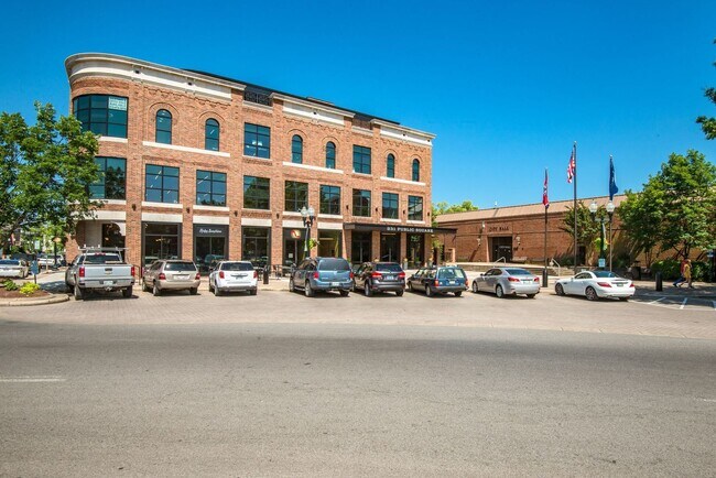 Building Photo - Charming 4BE/3BA Home in Historic Downtown Franklin!