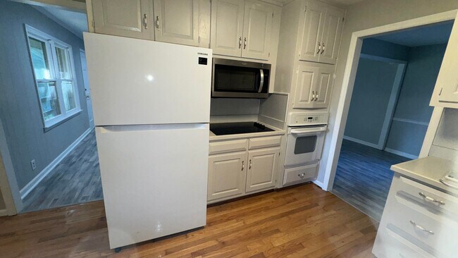 Building Photo - 160 Cotton Road