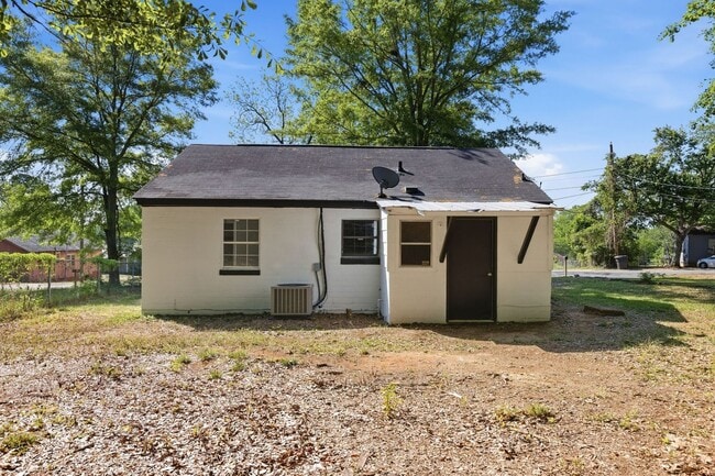 Building Photo - 116 Chester Ave