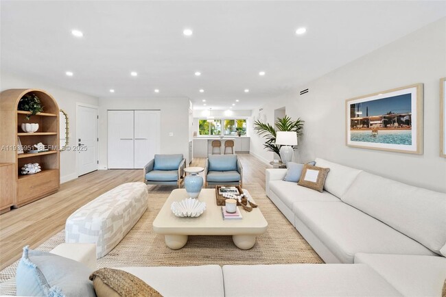 Building Photo - 10001 E Bay Harbor Dr