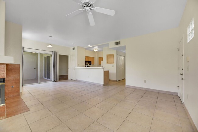 Building Photo - Downstairs 2 bedroom condo in Green Valley