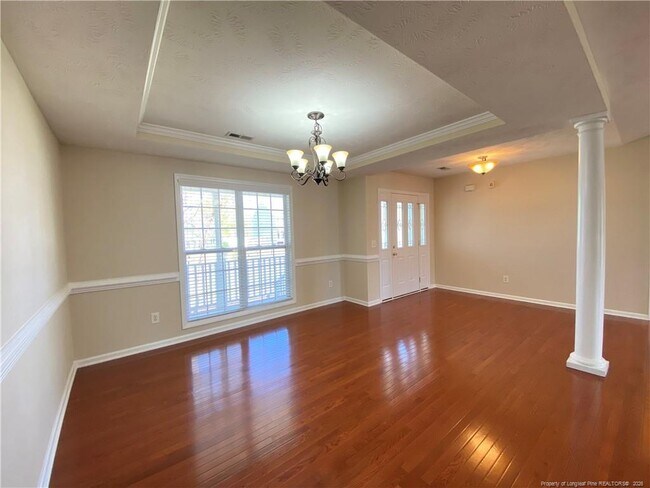 Building Photo - 89 Person Ct