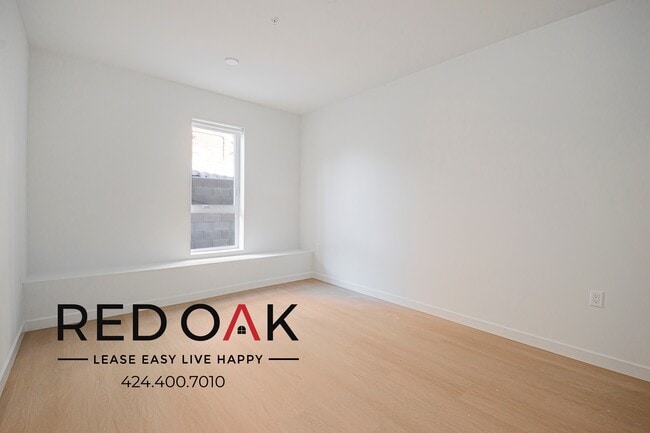 Building Photo - 856 S Gramercy Dr