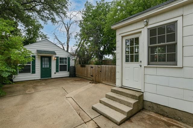 Building Photo - 4421 Calmont Ave