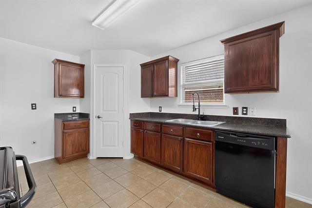 Building Photo - 2123 Meadow View Dr