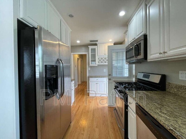 Building Photo - 4233 Redline Dr