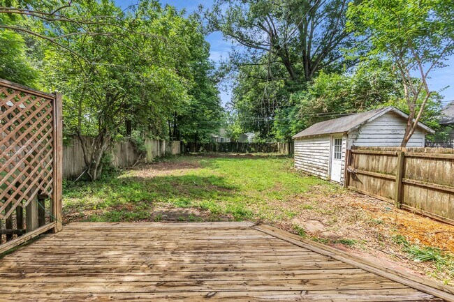 Building Photo - 2 bed 1 bath by the University of Memphis