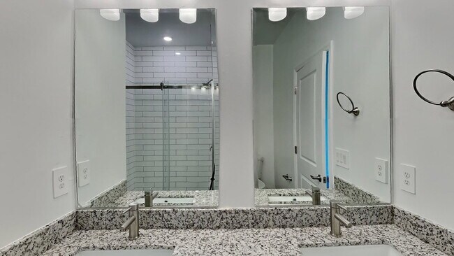 Building Photo - 4028 SW 7th Pl