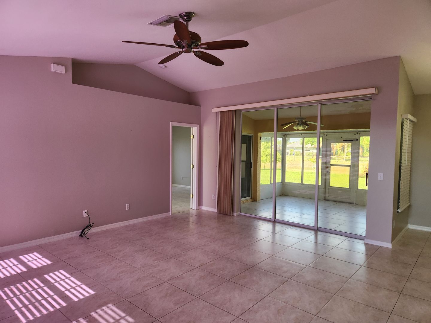 Building Photo - BEAUTIFUL 3 BR / 2 BA HOME AVAILABLE IN MIRROR LAKES