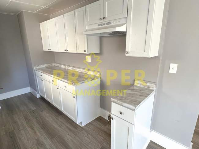 Building Photo - 4 bedroom, 2 bathrooms house for rent