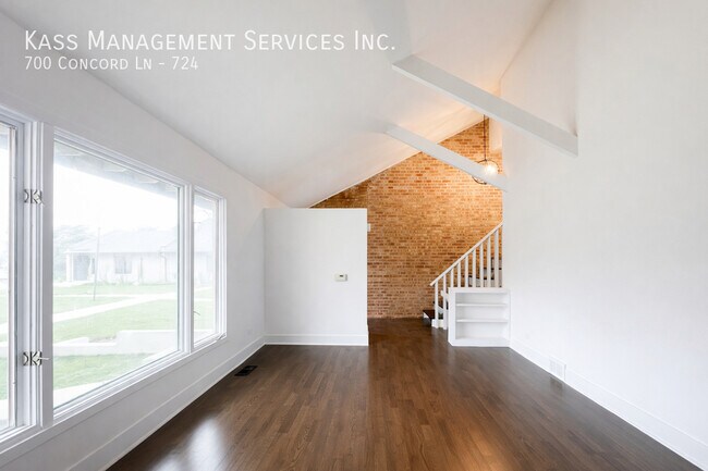 Building Photo - 700 Concord Ln