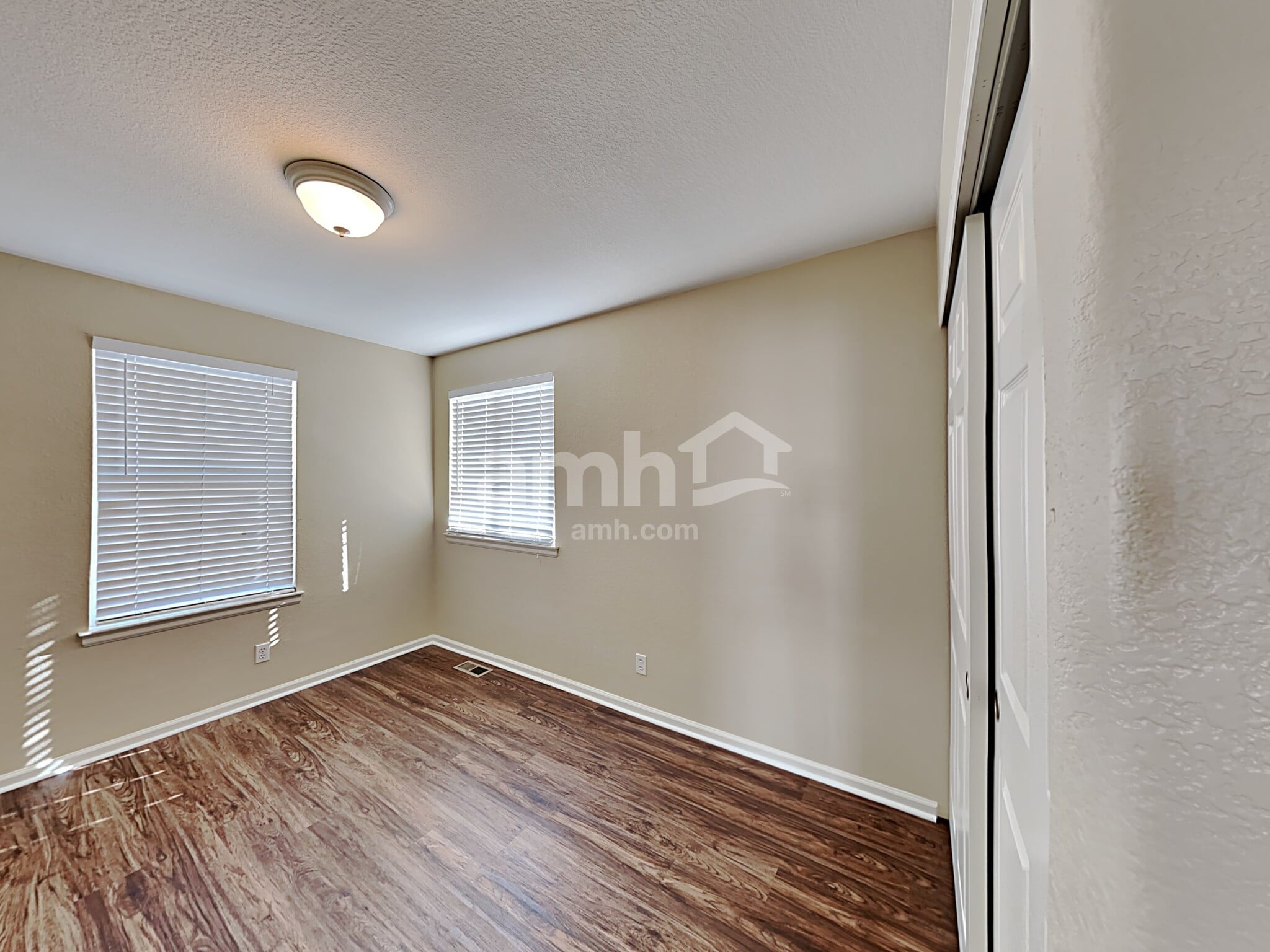 Building Photo - 5525 Kittredge St