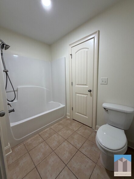 Building Photo - 4805 Carriage Bridge Ln