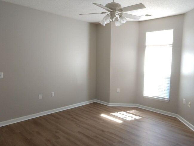 Building Photo - Coming Soon! Beautiful 2BDRM 2BTH at Greys...