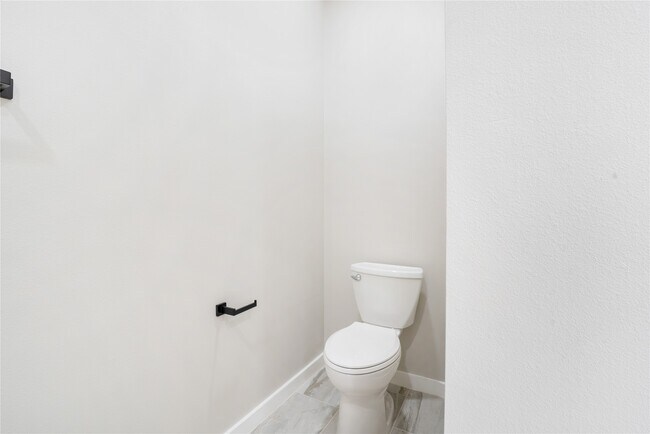 Building Photo - 6809 Fairway Dr