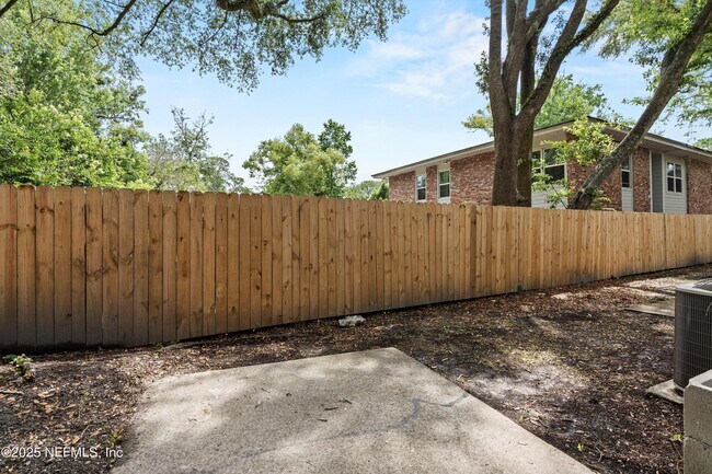 Building Photo - 3329 Mayflower St