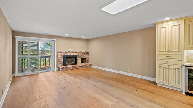 Building Photo - 156 Vineyard Cir