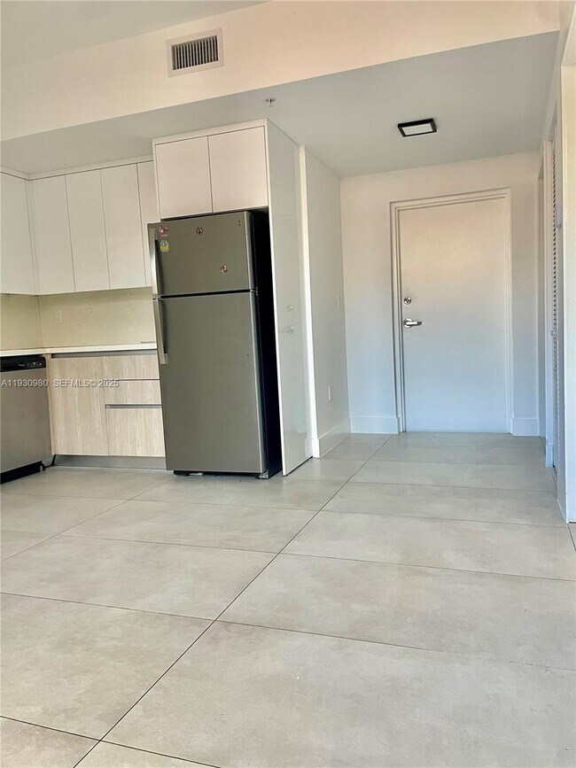 Building Photo - 1547 NW 2nd St