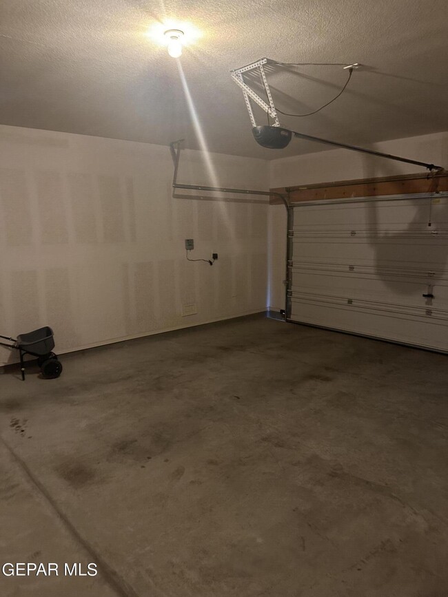 Building Photo - 11269 Bullseye St