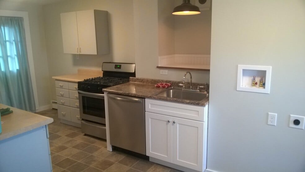 Building Photo - 1 Franklin St