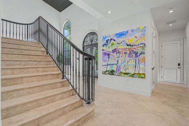 Building Photo - 2561 Trapp Ave