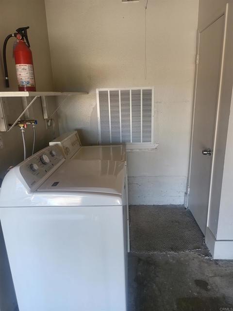 Building Photo - 2319 Caringa Way