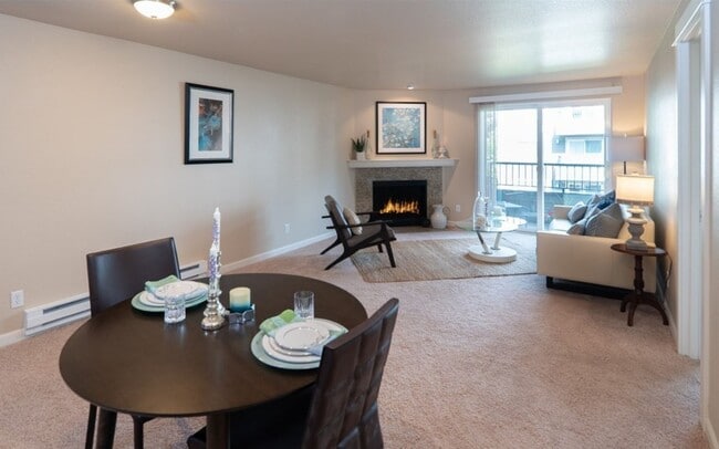 Building Photo - Kirkland 2BR Condo Near Waterfront, Shops & Trails, 2 parking spaces