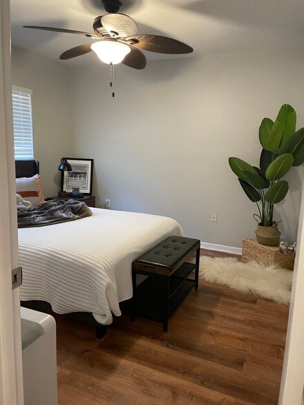 Building Photo - 125 5th Ave NE