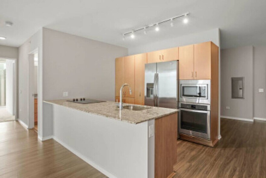 Primary Photo - 2122 43rd St