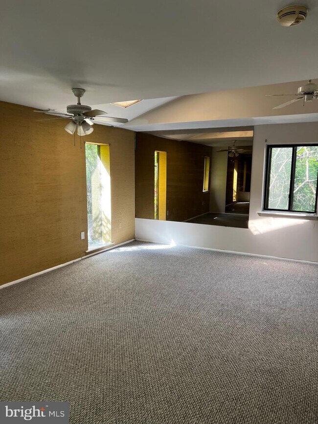 Building Photo - 50 Stonegate Dr