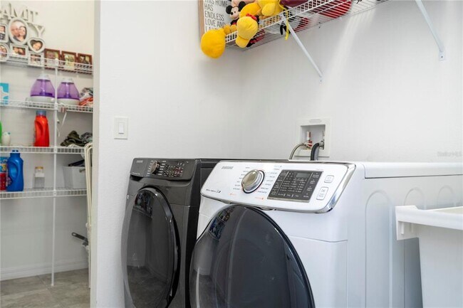 Building Photo - 10551 Petrillo Wy