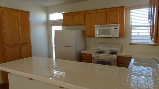 Building Photo - Beautiful Loma Linda Home with 3 Master Bedrooms with own Bathrooms