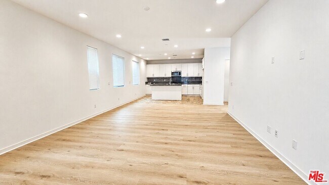 Building Photo - 6972 Calla Lily Dr