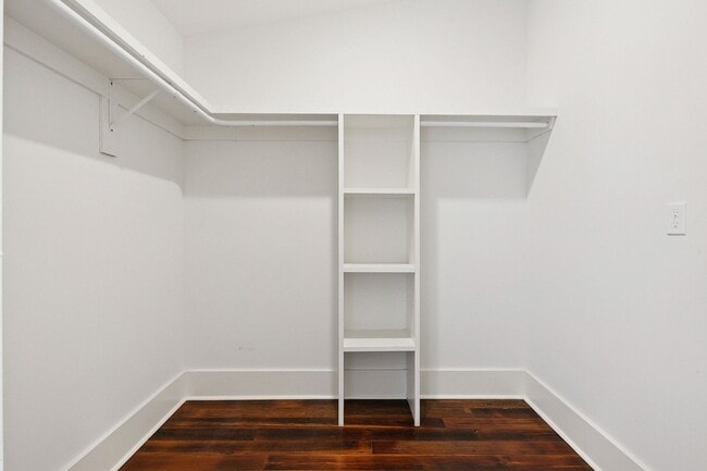 Building Photo - 2318 St Andrew St