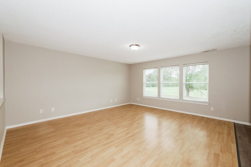 Building Photo - 6058 Amber Valley Ln