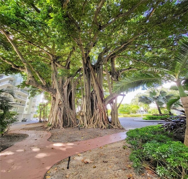 Building Photo - 723 NE 62nd St