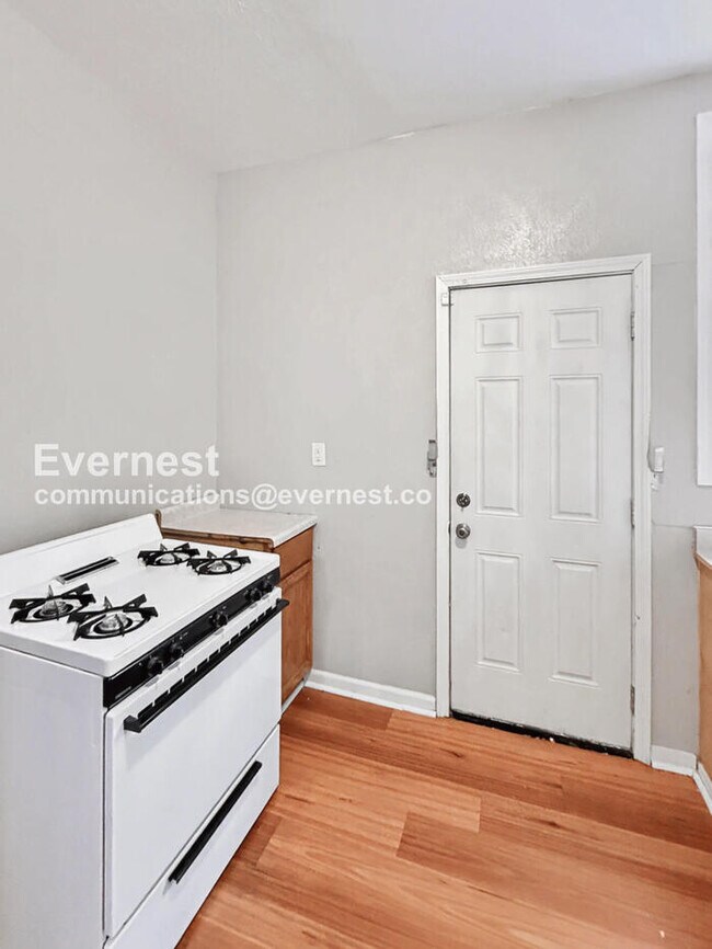 Building Photo - 1311 Mason St