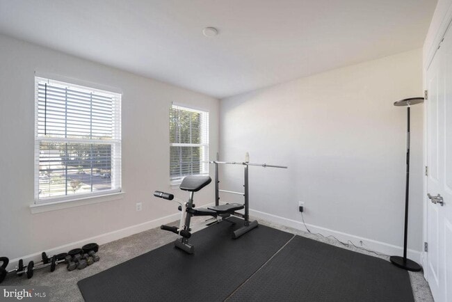 Building Photo - 10864 Foxtrot Cir