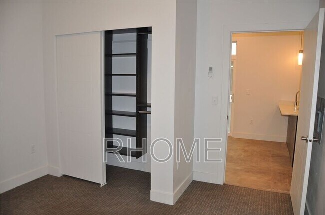 Building Photo - 965 S 200 W