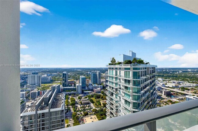 Building Photo - 480 NE 31st St