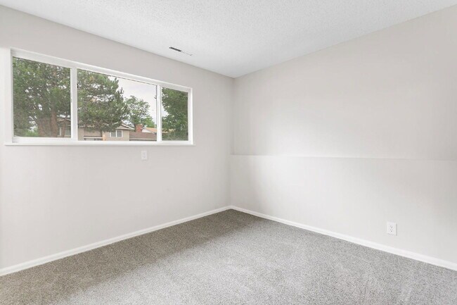 Building Photo - 2935 Del Rey Plaza